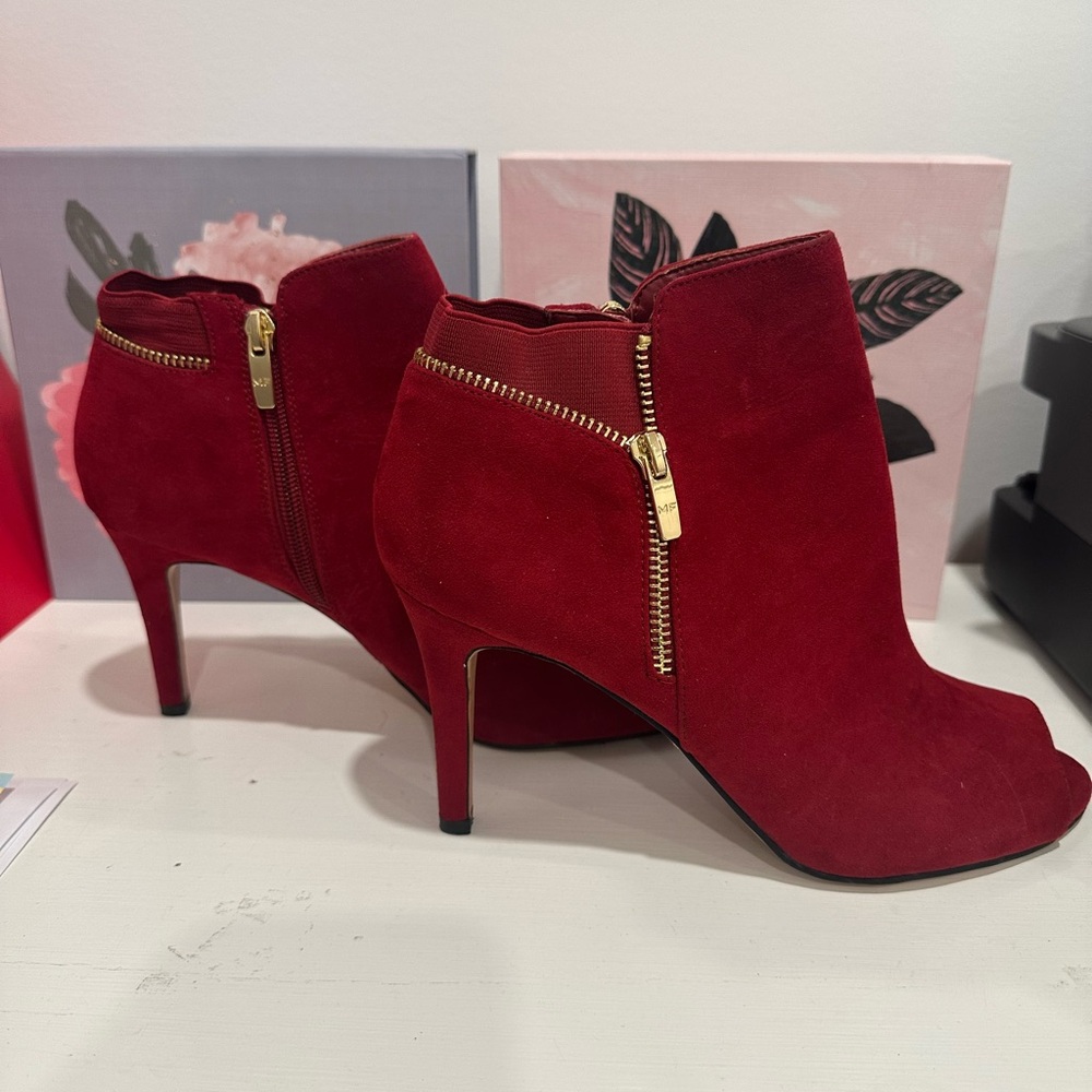 MARC FISHER DARK RED SUEDE HEELED BOOTS